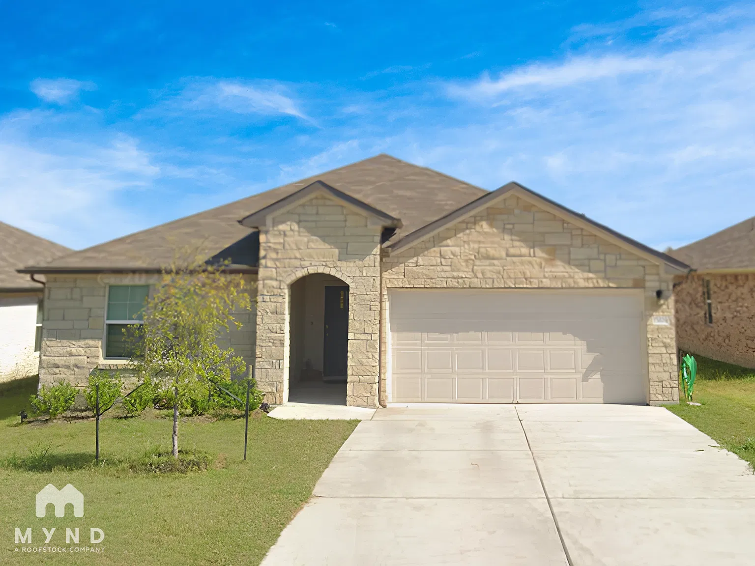 4 bed, 2.0 bath, 2101 sqft, $2,145 — Photo 1