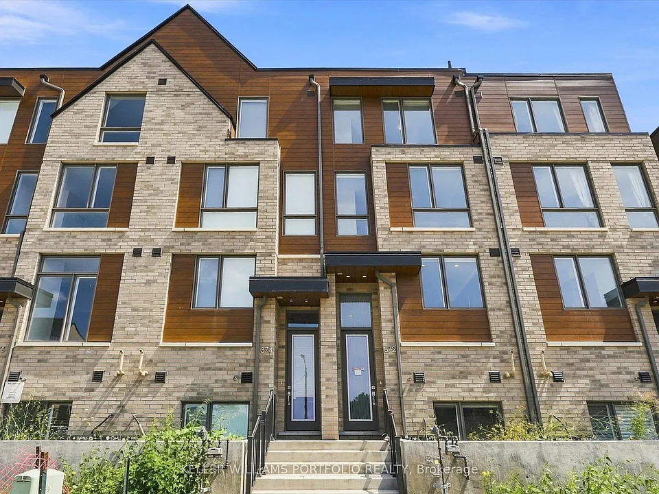 372 Lawrence Heights Way