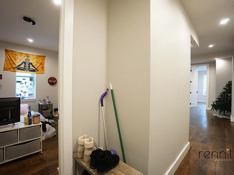 1031 Montgomery St #2F — Photo 4