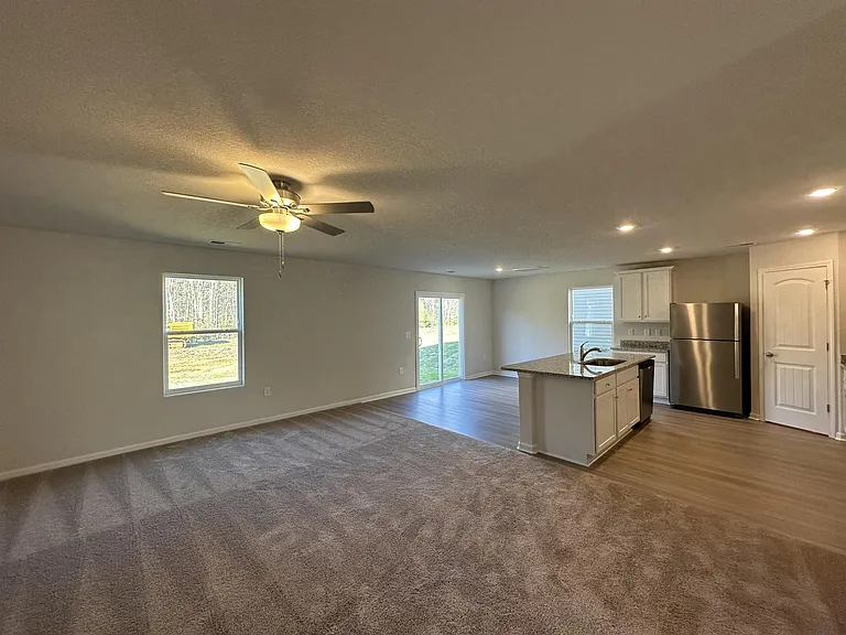3003 Crescent Lake Ln — Photo 4