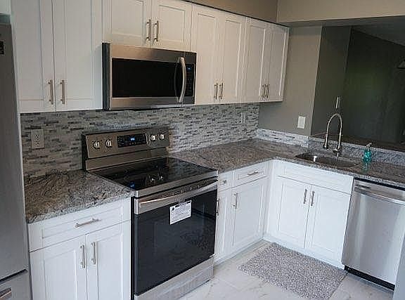 3rd image of 3583 Whispering Oaks Ln #89