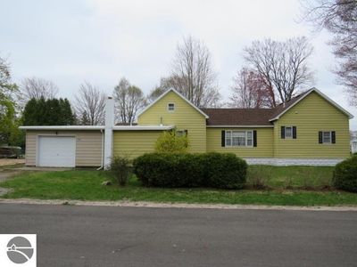 404 Birch St, Tawas City, MI, 48763