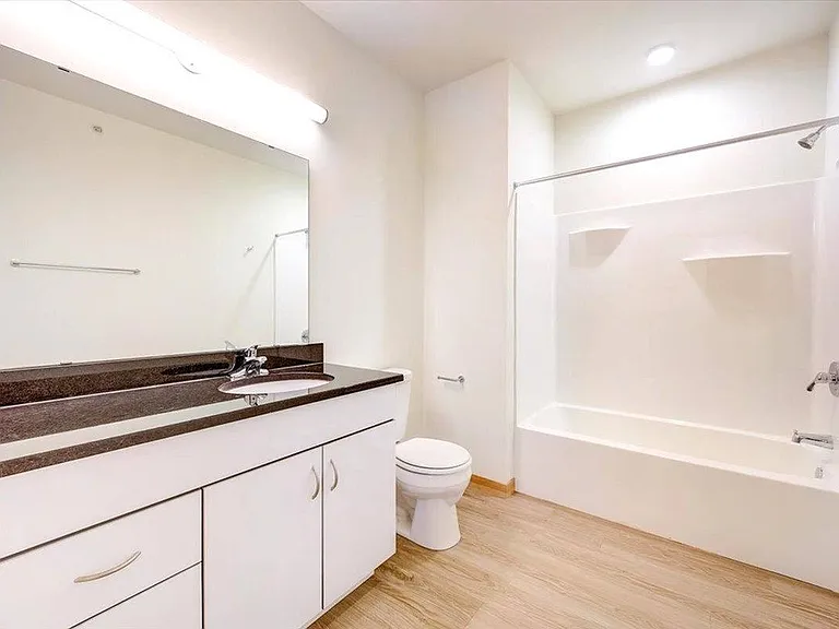 2 Bed / 1 Bath - 778 SF 2 Bed / 1 Bath - 778 SF