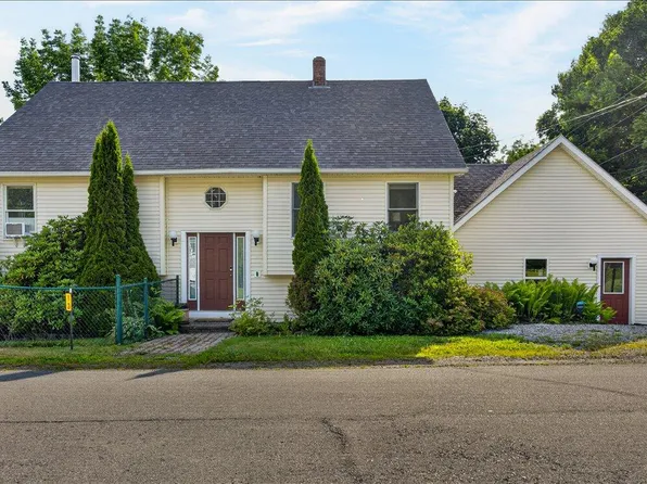 13 Norris Street, Searsport, ME 04974