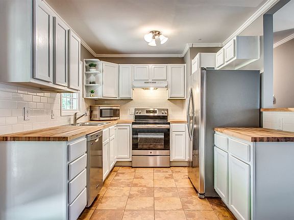 3rd image of 33 Butternut Dr