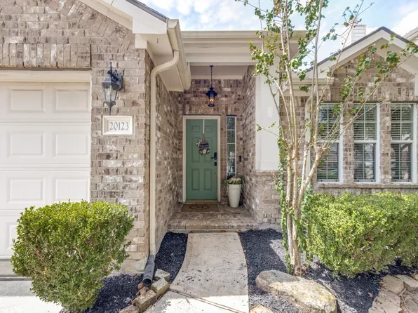 20123 Glacier Falls Dr, Tomball, TX 77375