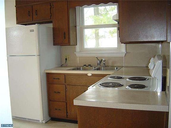3rd image of 75 S Reber St APT D