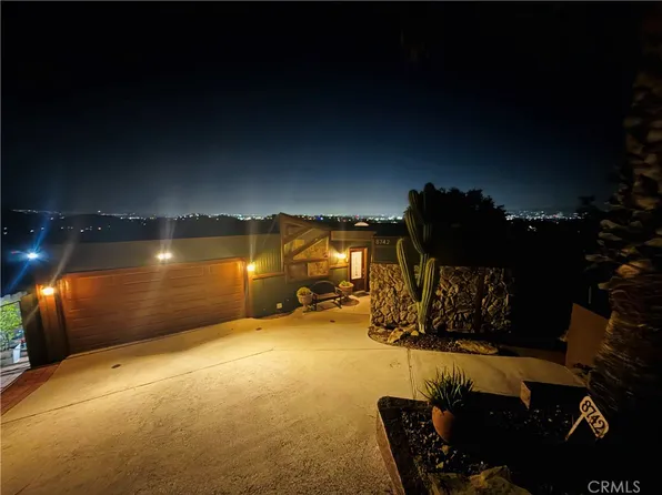 8742 Azul Dr, Canoga Park, CA 91304
