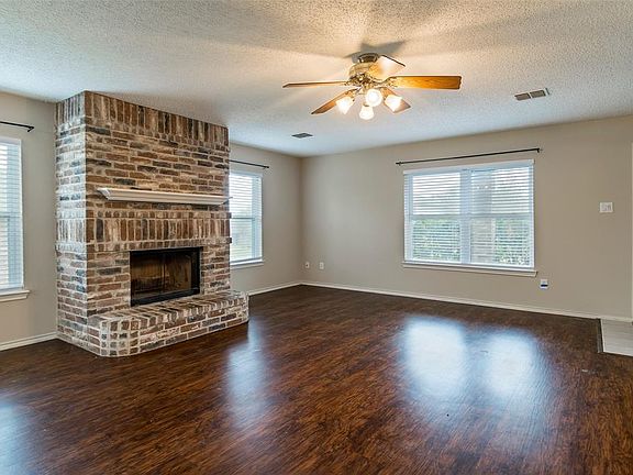 5th image of 2108 Barton Springs Dr