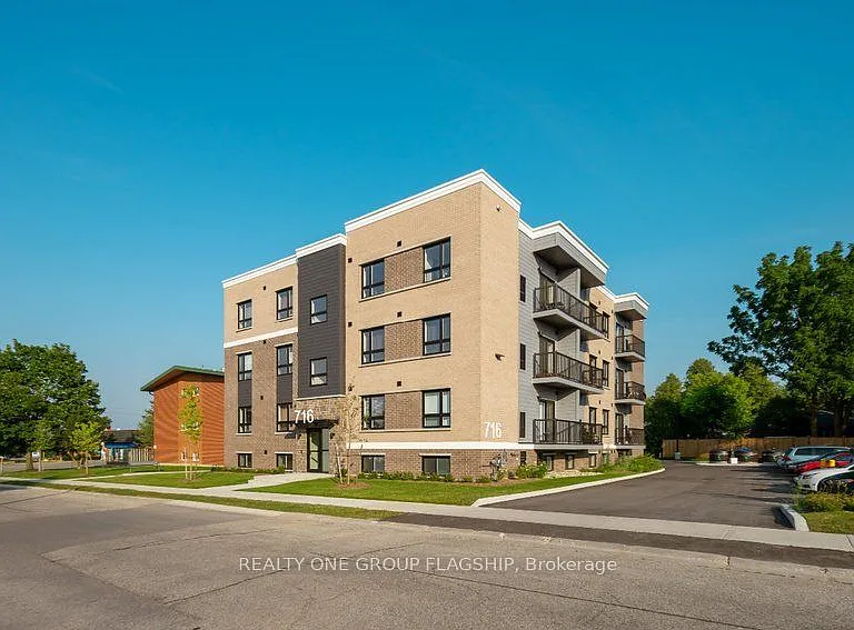 Glen Forrest Blvd — Photo 1