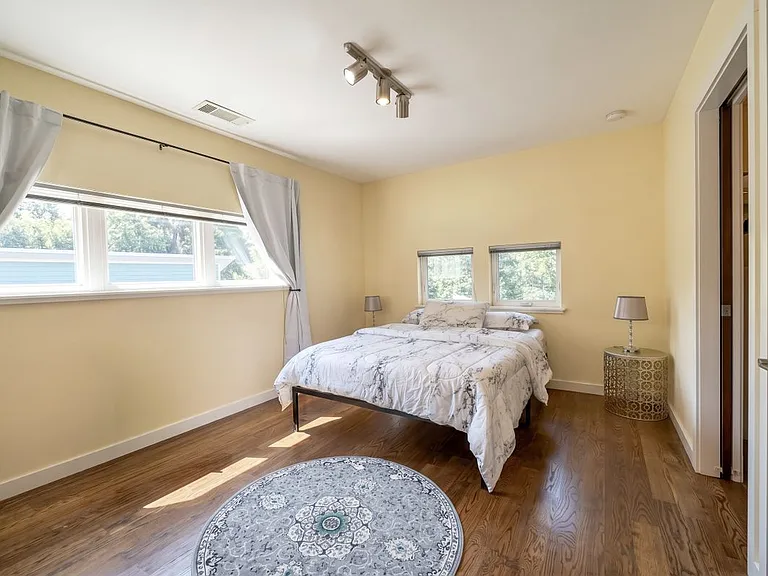241 Pearl St — Photo 16