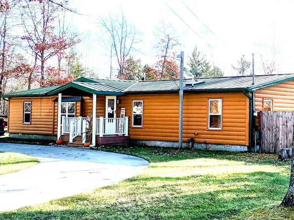 2080 Harper Dr, Harrison, MI 48625