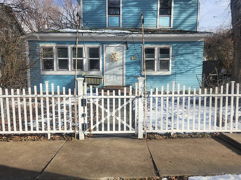 3rd Ave E — Photo 1