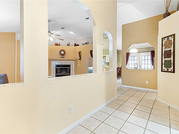 4th image of 4054 NE 18th Ave