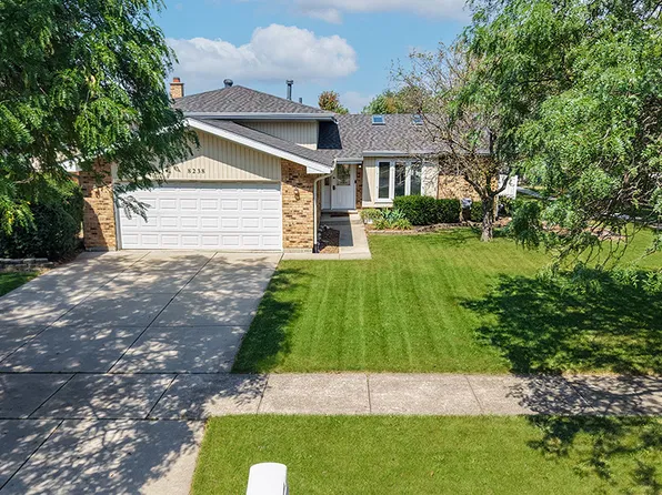 8238 164th St, Tinley Park, IL 60477