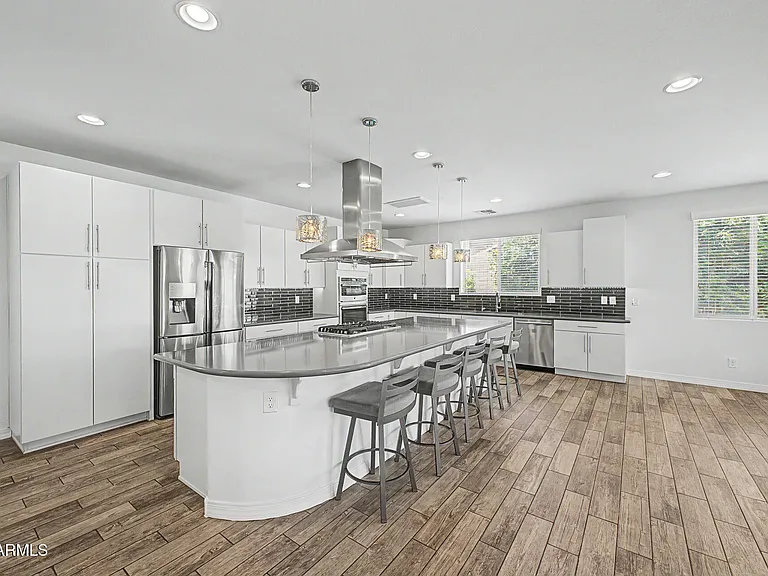 15912 W Sierra St — Photo 8