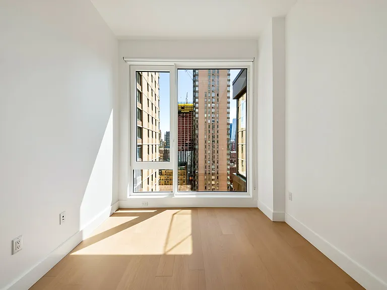 250 W 49th St #2304 — Photo 9