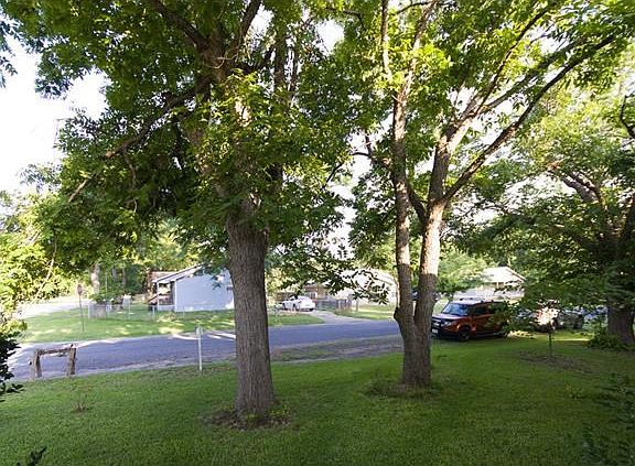 2nd image of 300 Taylor St