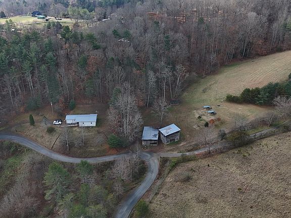 Usable topography in both the woodlands and pasture