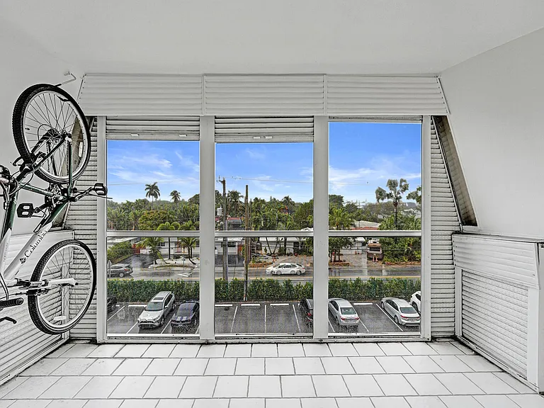 3040 NE 16th Ave #A405 — Photo 24