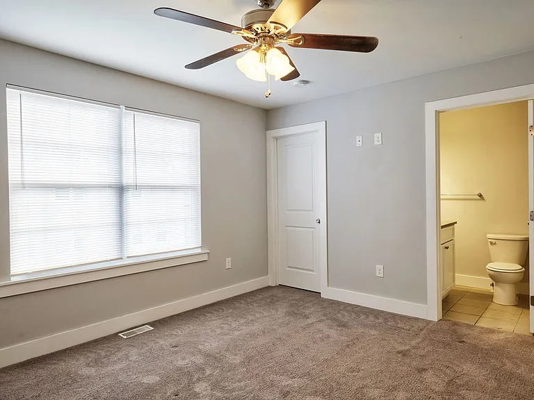 2102 E Oak Rd #F2 — Photo 22