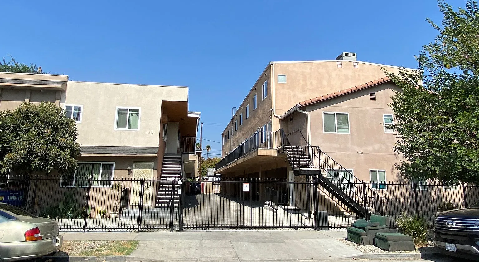 14161-14163 Delano, Van Nuys — Photo 2