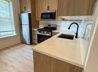 6967 N Bell Ave #3, Chicago, IL 60645