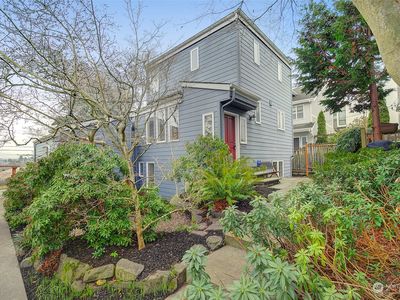 3841 23rd Avenue W UNIT B, Seattle, WA, 98199