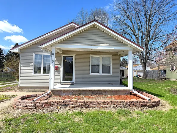 918 N Farnham St, Galesburg, IL 61401