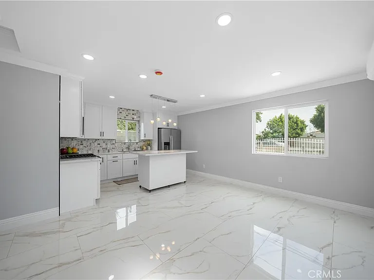 12943 Bess Ave — Photo 9