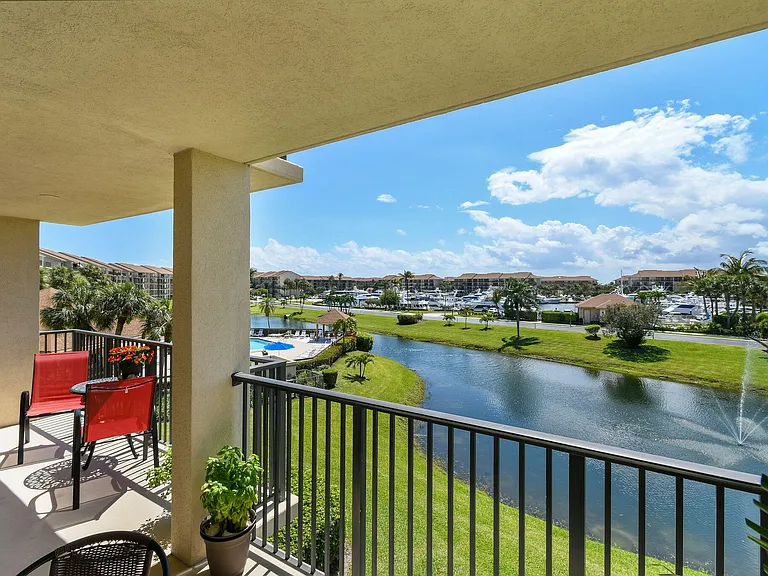 601 Seafarer Cir #304 — Photo 39