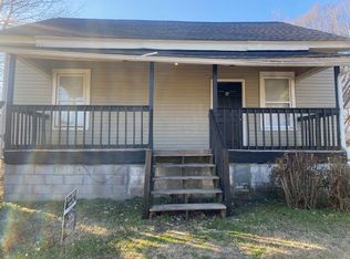 17 10th St, Greer, SC 29651