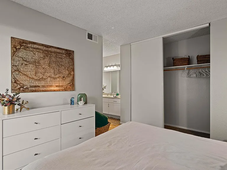 Brookwood Apartments — Photo 11
