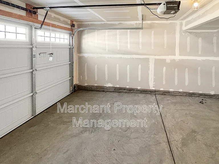 219 Maple Forge Trl — Photo 18