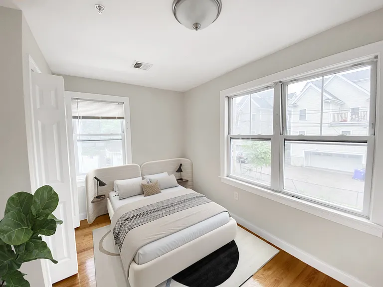 16 Notre Dame St #3 — Photo 10