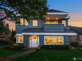 2532 Crestmont Pl W, Seattle, WA 98199