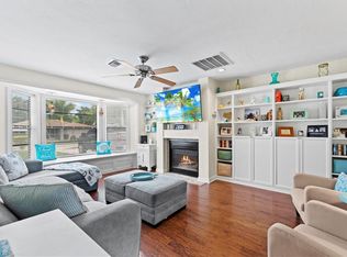 871 Entrada Dr S, Fort Myers, FL 33919