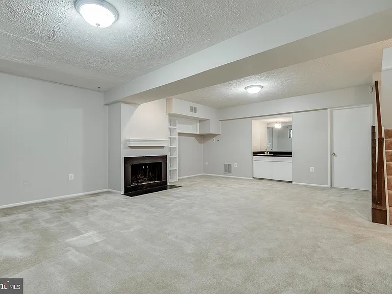 10301 Cherry View Ct — Photo 15