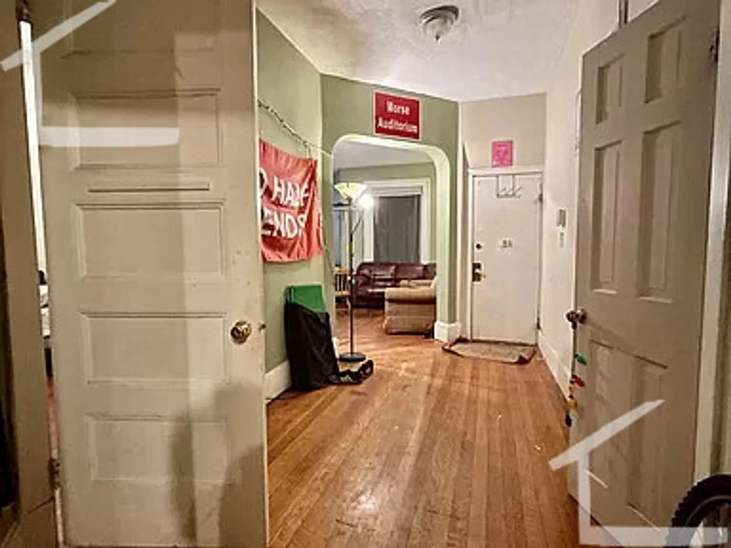 Beautiful 3 bedroom unit in Brookline — Photo 2