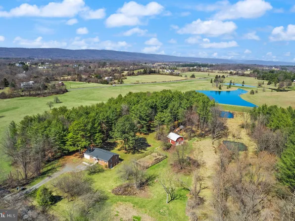 38956 Rickard Rd, Lovettsville, VA 20180