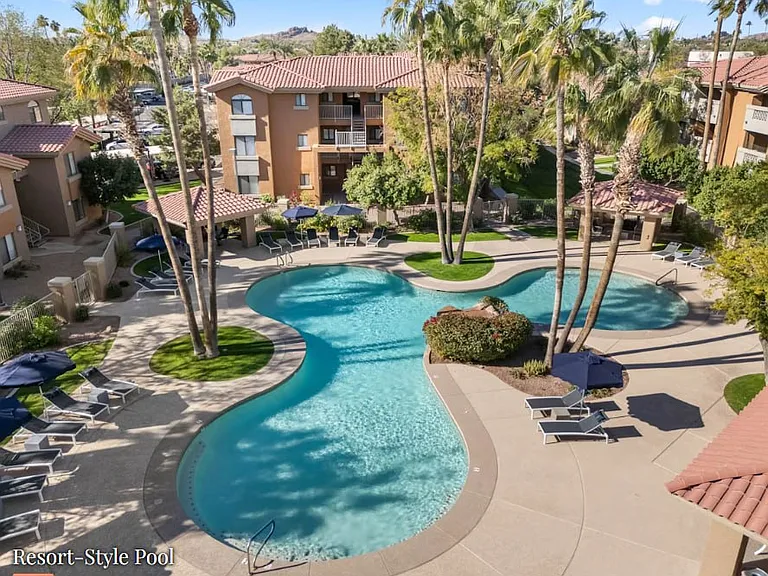 1535 N Scottsdale Rd #1 — Photo 2