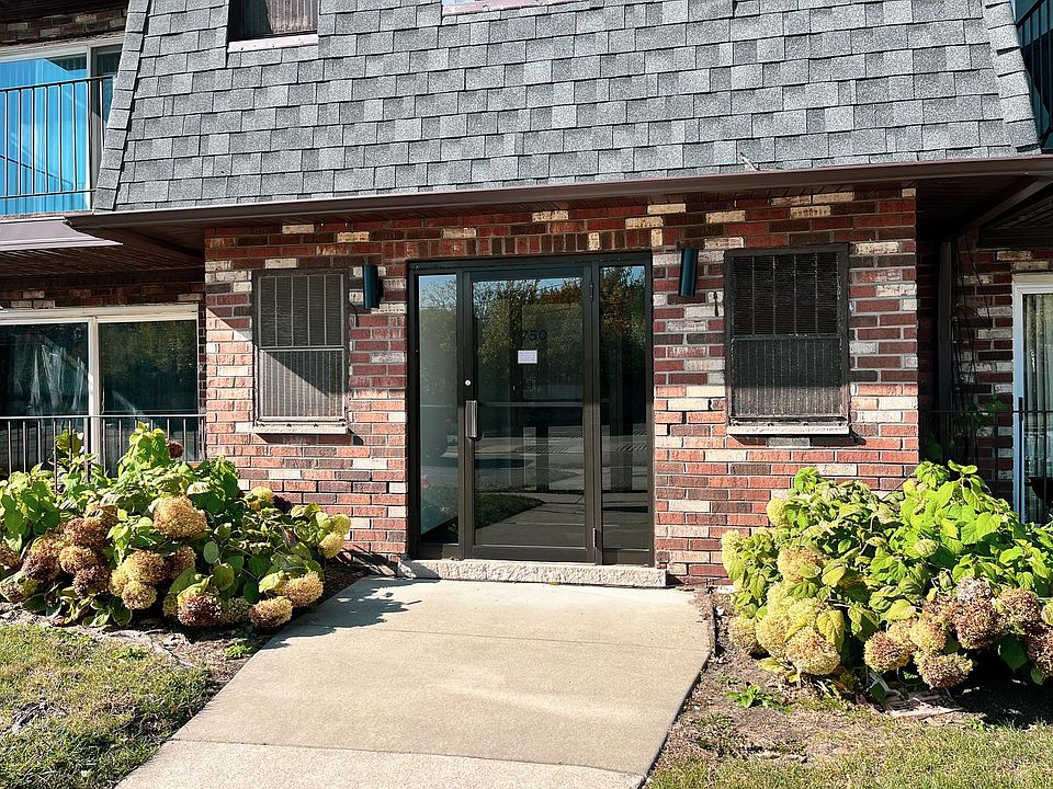 1st image of 11750.5 S Ridgeland Ave #0