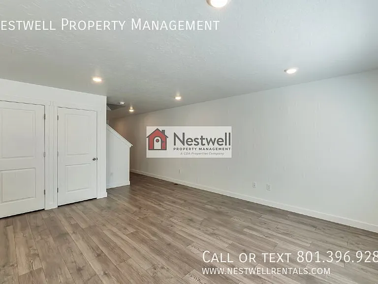 533 N Helmsman Ln — Photo 8
