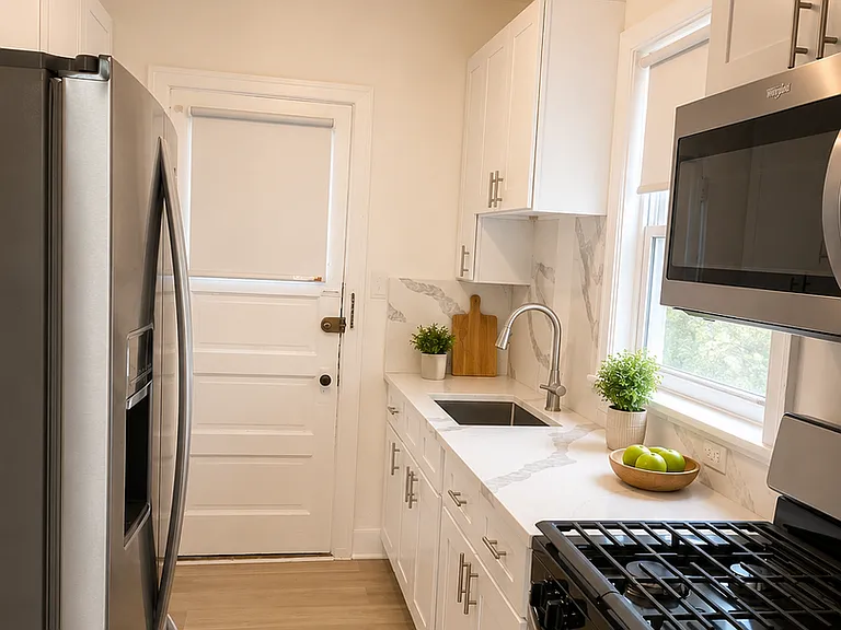1032 Vaughn St — Photo 36