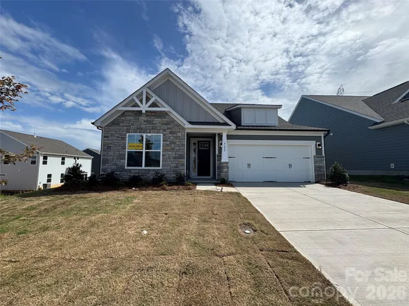 8684 Acadia Pkwy, Sherrills Ford, NC 28673