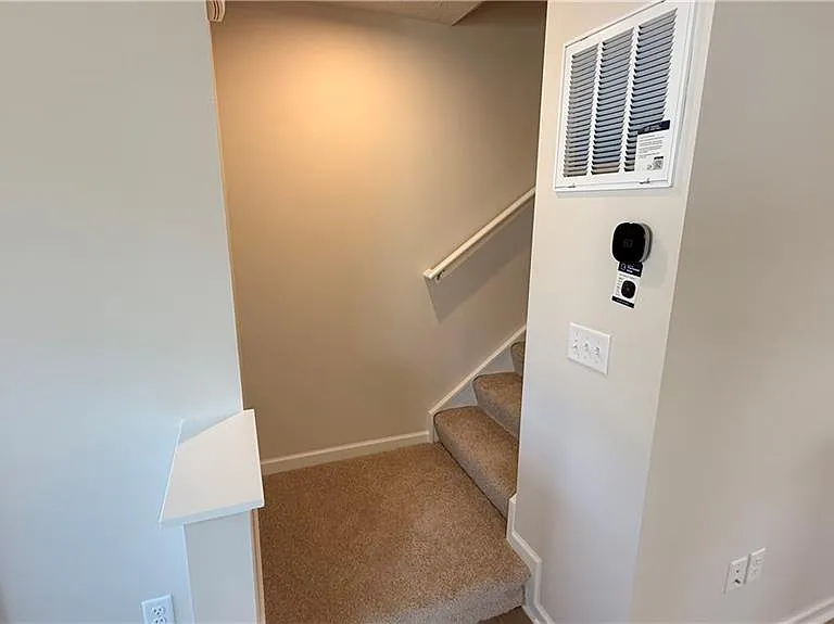 4028 Hemlock Ct — Photo 18