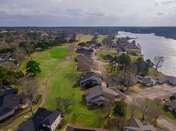 102 Waters Edge #18, Huntsville, TX 77340