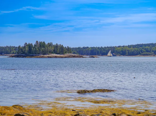 423 Martin Point Road, Friendship, ME 04547