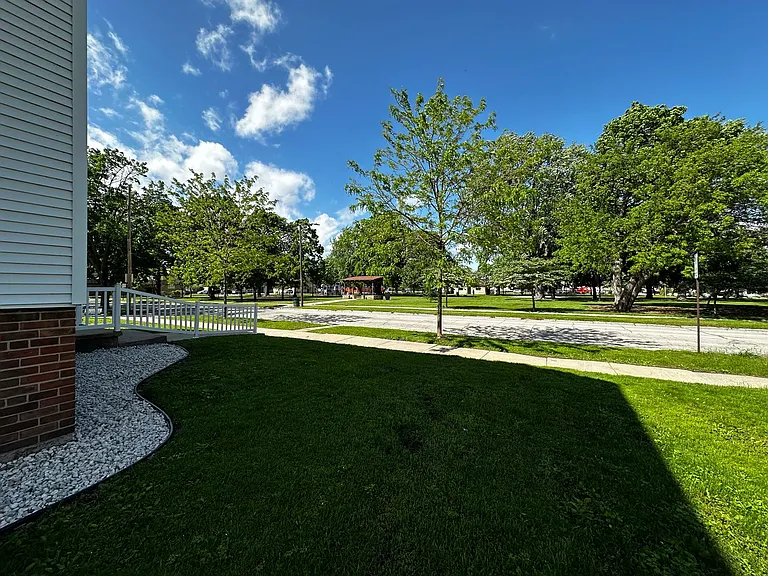 822 Pine St — Photo 46