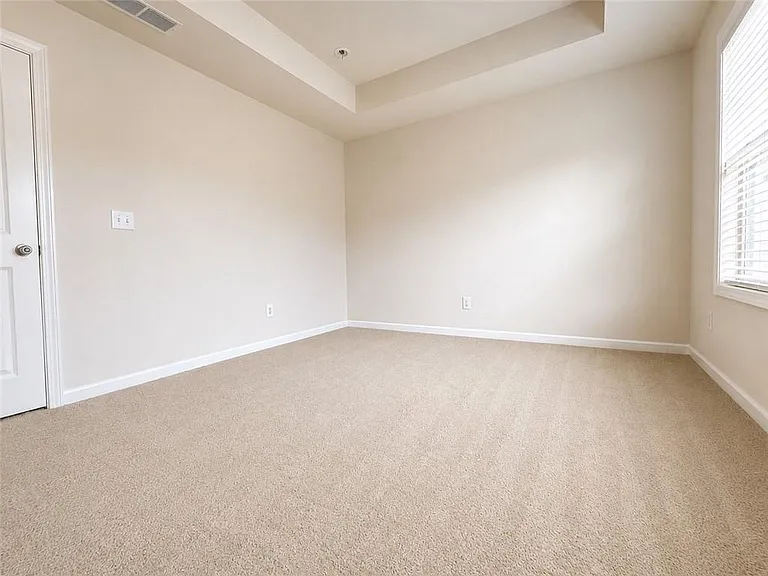 1207 Lavista Cir — Photo 18